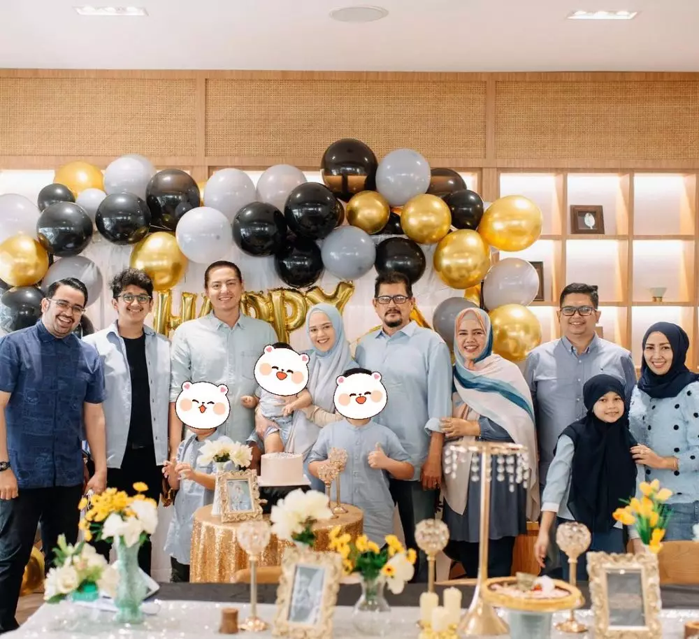 Momen ulang tahun Roger Danuarta © 2021 brilio.net Momen ulang tahun Roger Danuarta © 2021 brilio.net