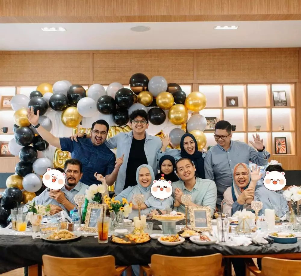 Momen ulang tahun Roger Danuarta © 2021 brilio.net Momen ulang tahun Roger Danuarta © 2021 brilio.net