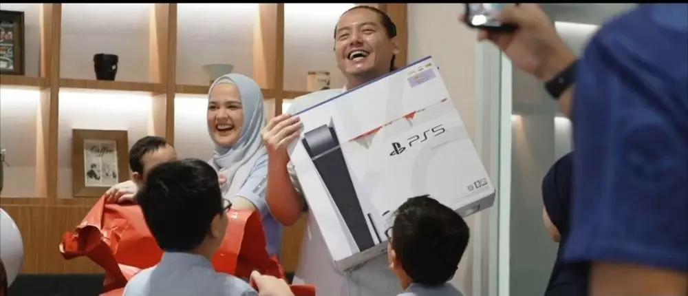 Momen ulang tahun Roger Danuarta © 2021 brilio.net Momen ulang tahun Roger Danuarta © 2021 brilio.net