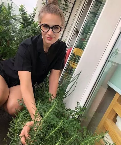 istri presenter Tanah Air sederhana © berbagai sumber