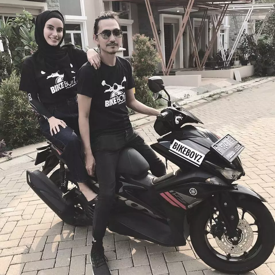 potret harmonis seleb cantik mantan top dan suami © instagram potret harmonis seleb cantik mantan top dan suami © instagram