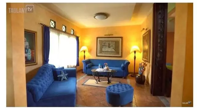 Potret rumah Ikang Fawzi © YouTube/Taulany Tv Potret rumah Ikang Fawzi © YouTube/Taulany Tv