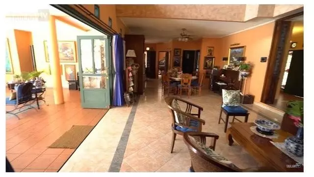 Potret rumah Ikang Fawzi © YouTube/Taulany Tv Potret rumah Ikang Fawzi © YouTube/Taulany Tv