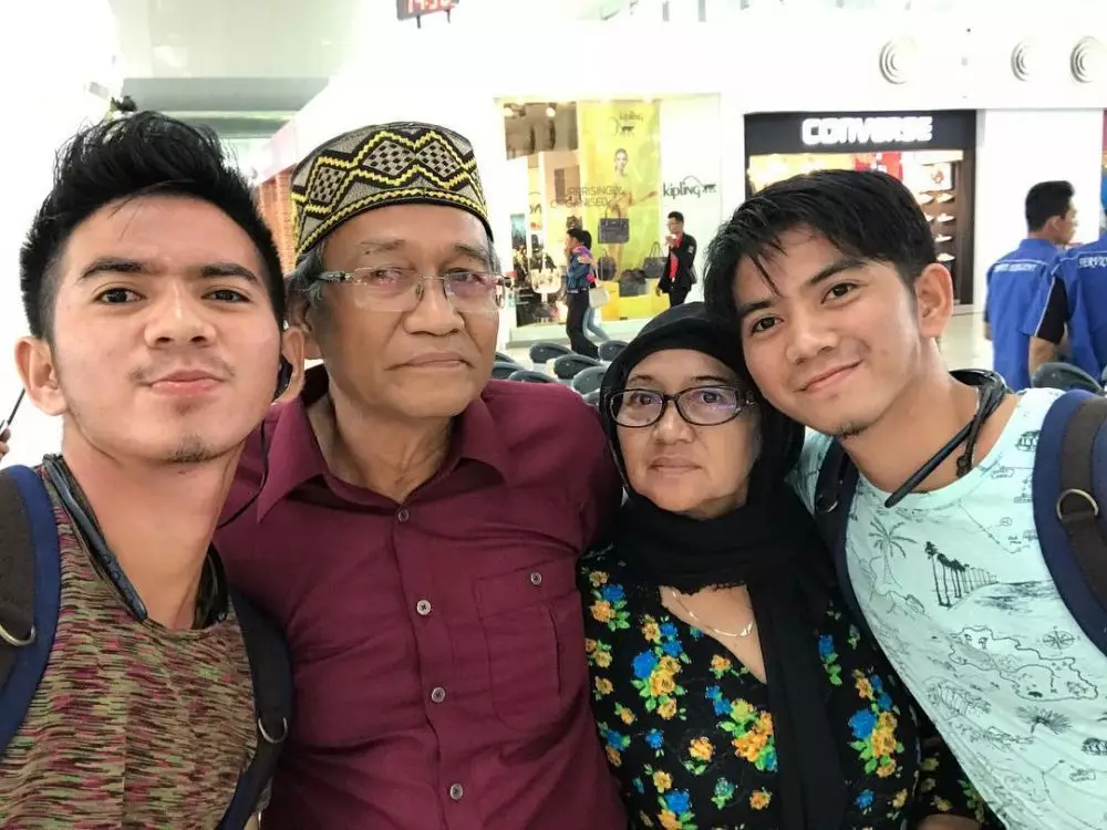 Potret kebersamaan Rizki Ridho DA dan sang ayah © 2021 brilio.net Potret kebersamaan Rizki Ridho DA dan sang ayah © 2021 brilio.net