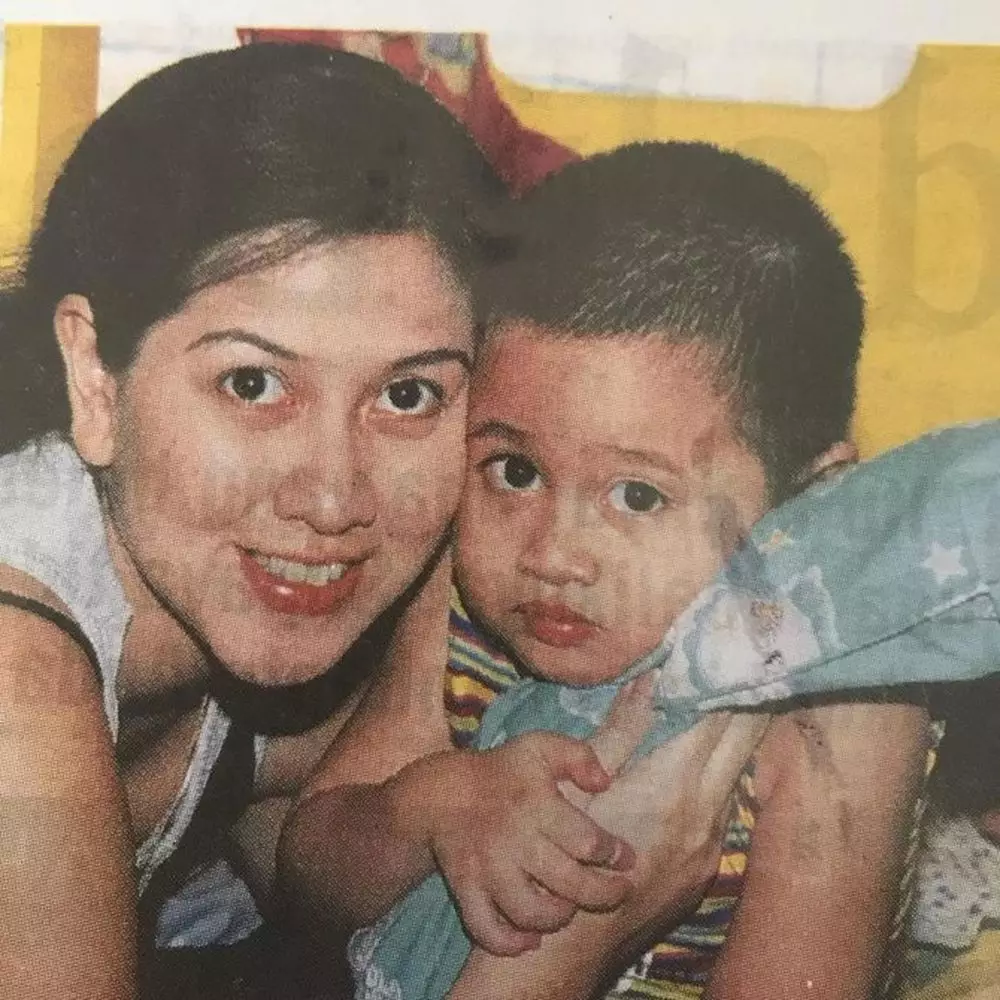 potret masa kecil pesinetron tampan dan ibu © instagram potret masa kecil pesinetron tampan dan ibu © instagram