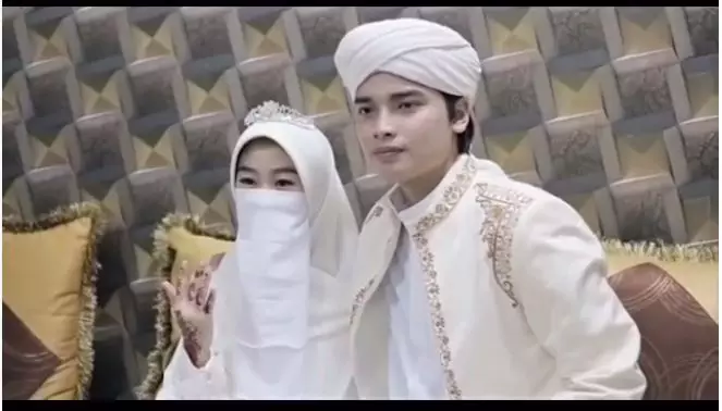 Perjalanan cinta Alvin Faiz & Larissa Chou © Instagram