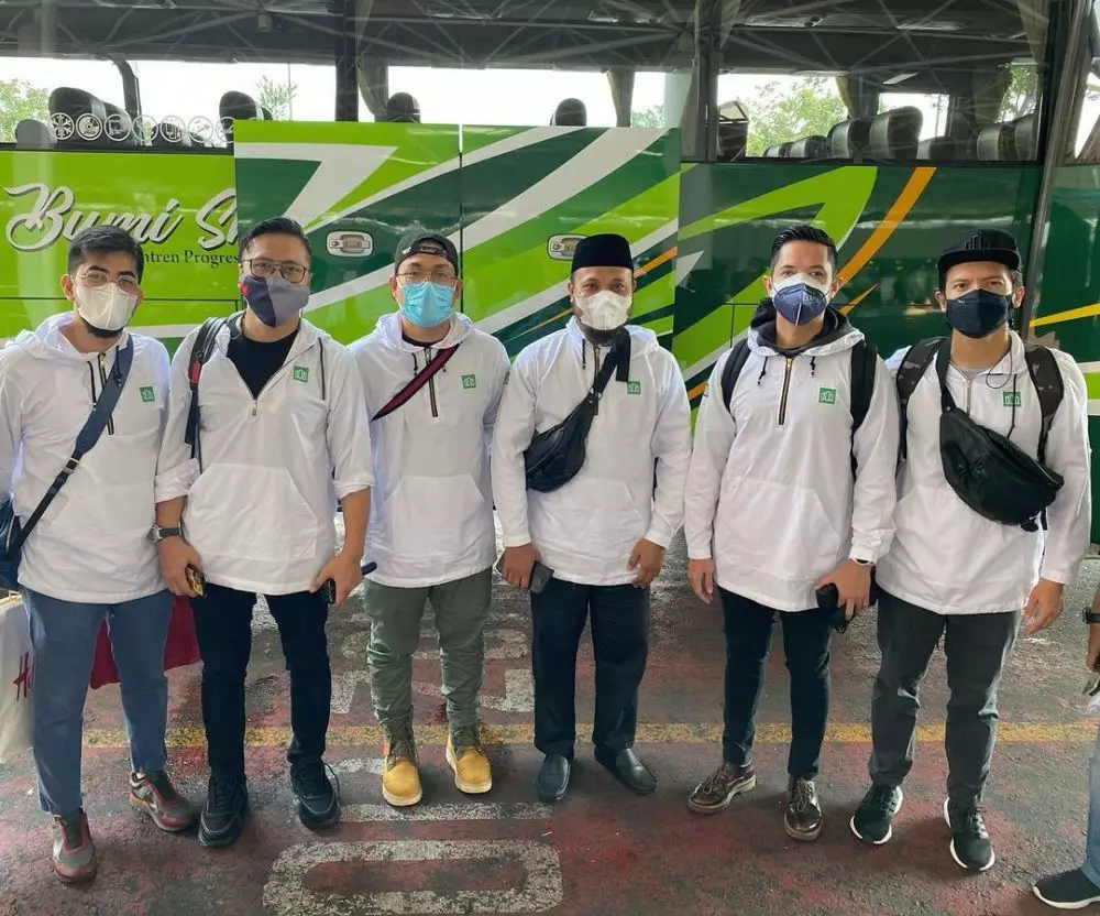 seleb hadiri pernikahan UAS dan Fatimah © 2021 brilio.net seleb hadiri pernikahan UAS dan Fatimah © 2021 brilio.net