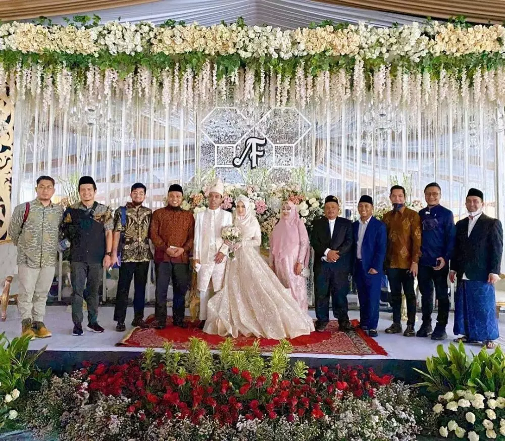 seleb hadiri pernikahan UAS dan Fatimah © 2021 brilio.net seleb hadiri pernikahan UAS dan Fatimah © 2021 brilio.net