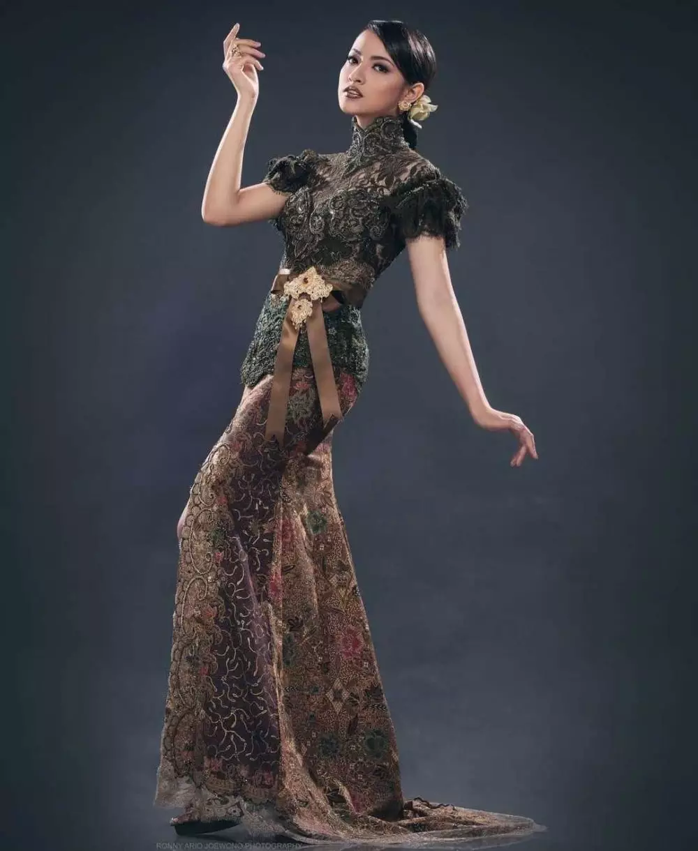 Potret 10 jebolan Puteri Indonesia kenakan kebaya Anne Avantie dari berbagai sumber