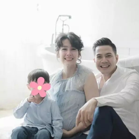 Hamil anak kedua, ini 8 potret Ardina Rasti pamer baby bump