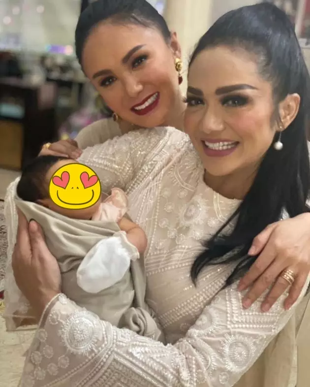 yuni shara momong ponakan Berbagai sumber yuni shara momong ponakan Berbagai sumber