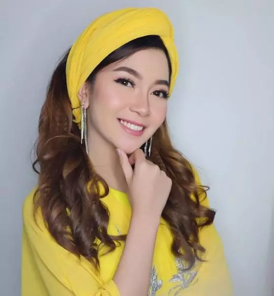 potret cantik kania permatasari Berbagai sumber