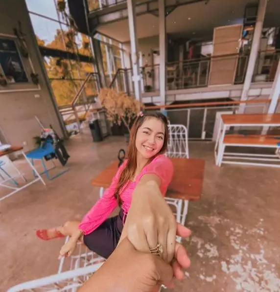 potret cantik kania permatasari Berbagai sumber