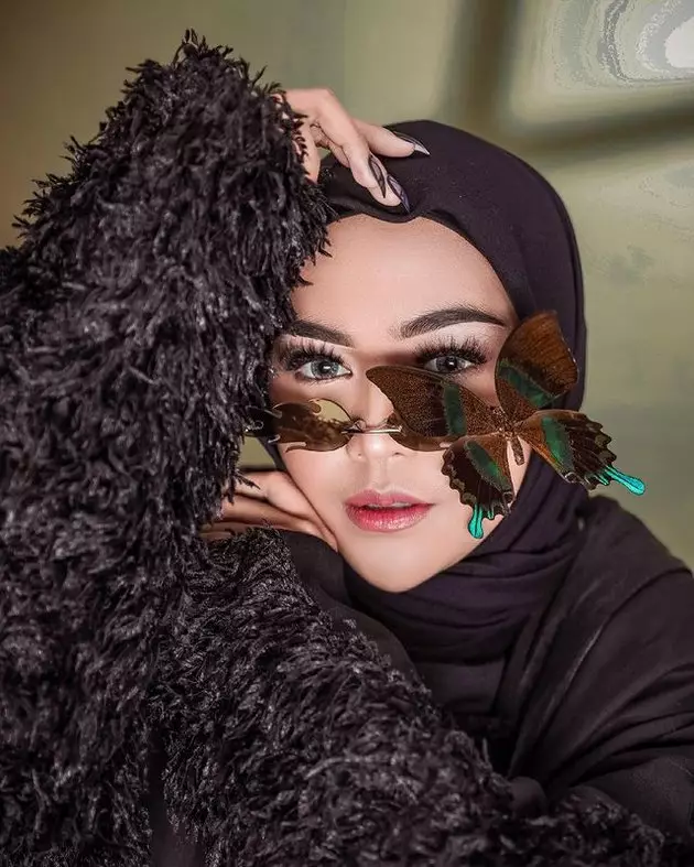 dagu ria ricis curi perhatian Berbagai sumber