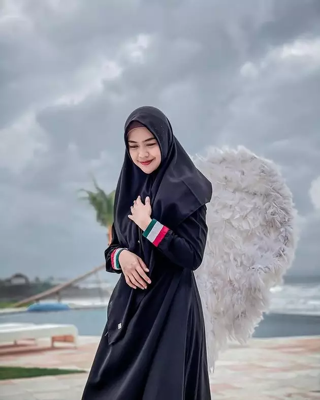 dagu ria ricis curi perhatian Berbagai sumber