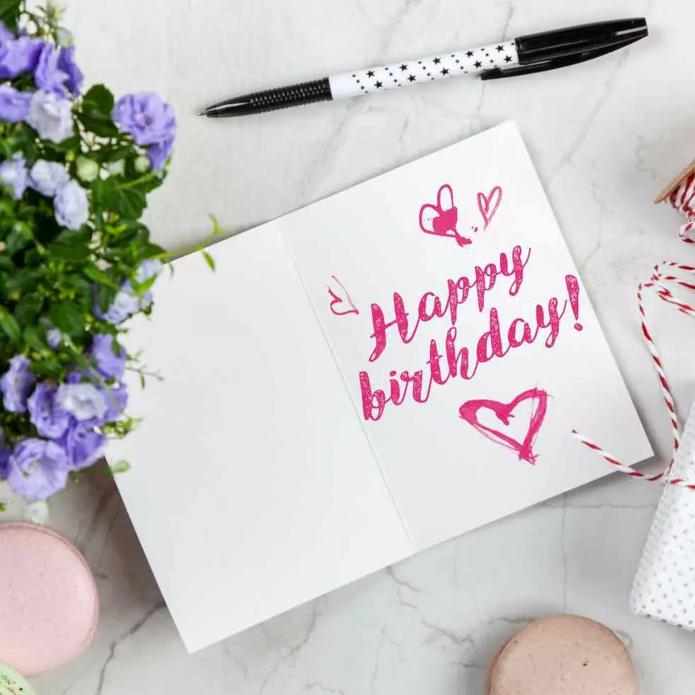 29 Kata-kata ucapan ulang tahun untuk orang tersayang, penuh harapan