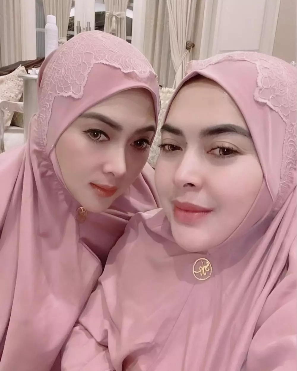 Syahrini berhijab terbaru © 2021 brilio.net Syahrini berhijab terbaru © 2021 brilio.net