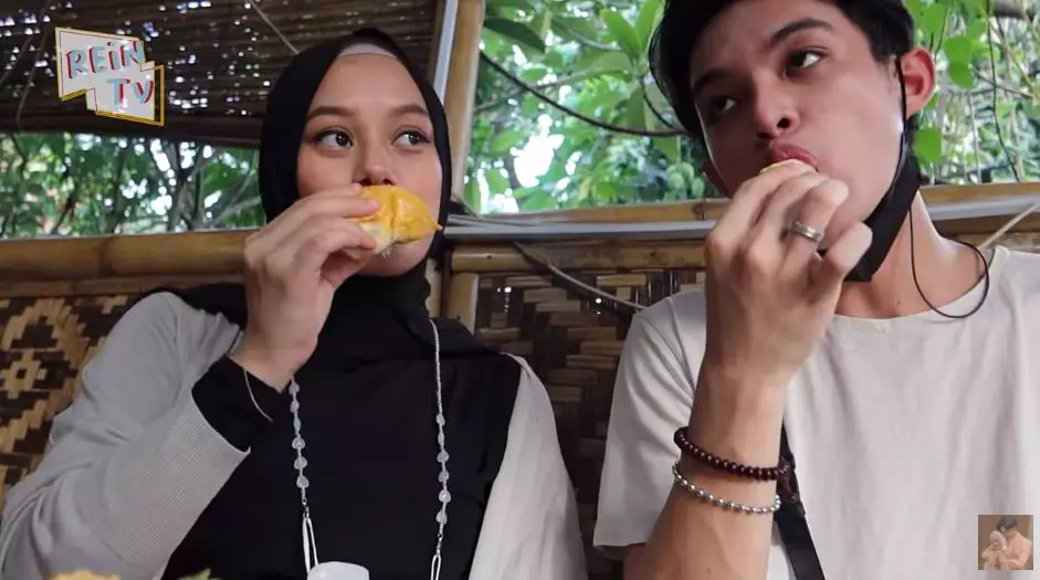 Dinda Hauw ngidam durian © YouTube Dinda Hauw ngidam durian © YouTube