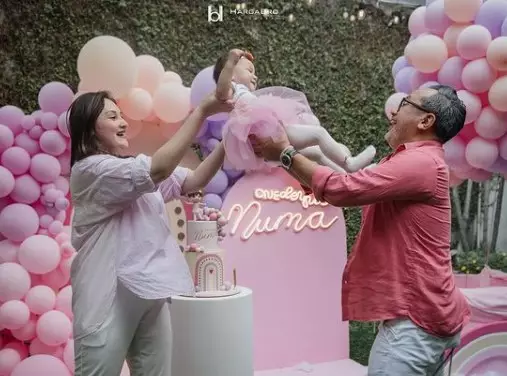 Momen ultah anak Mona Ratuliu Instagram/@monaratuliu Momen ultah anak Mona Ratuliu Instagram/@monaratuliu