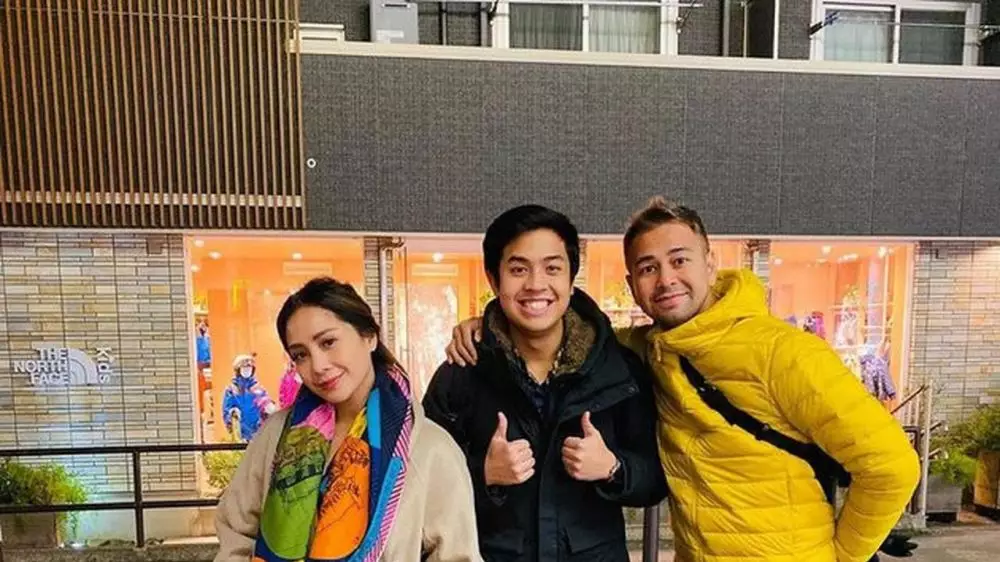 potret kedekatan jerome polin dan gigi Berbagai sumber