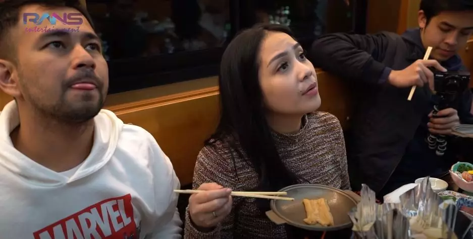 potret kedekatan jerome polin dan gigi Berbagai sumber