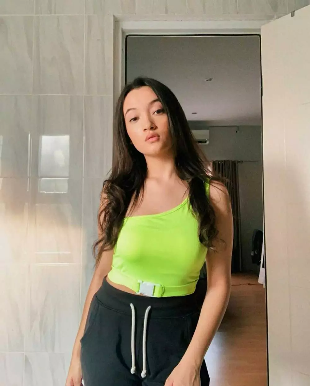 seleb ini langganan peran utama di sinetron dari berbagai sumber