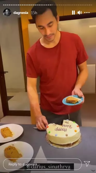 Momen ulang tahun Darius Sinathrya dari berbagai sumber Momen ulang tahun Darius Sinathrya dari berbagai sumber