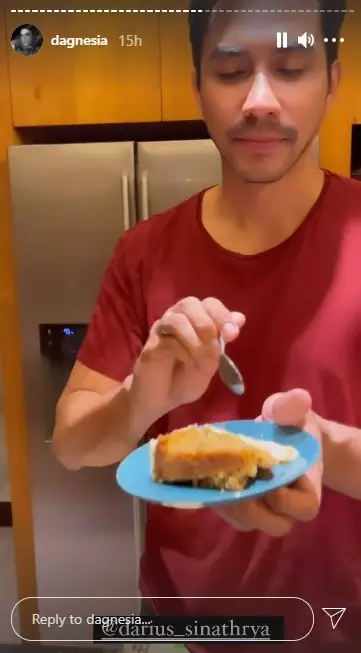 Momen ulang tahun Darius Sinathrya dari berbagai sumber Momen ulang tahun Darius Sinathrya dari berbagai sumber