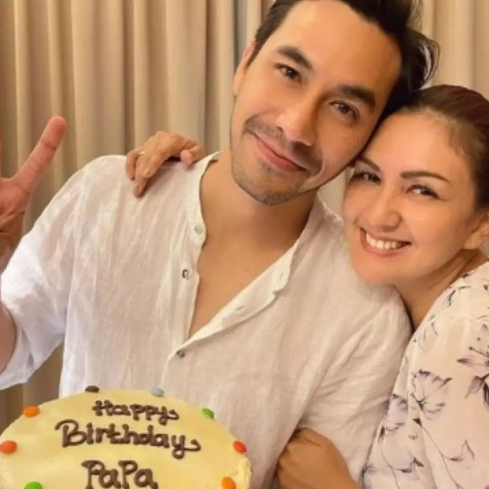 8 Momen ulang tahun Darius Sinathrya di Bali, penuh kehangatan