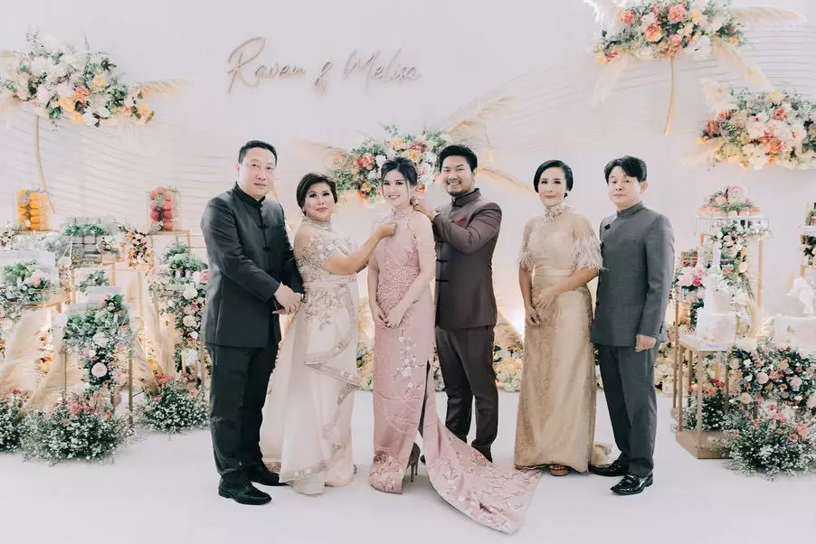 potret 9 finalis Indonesian Idol dengan keluarga dari berbagai sumber potret 9 finalis Indonesian Idol dengan keluarga dari berbagai sumber