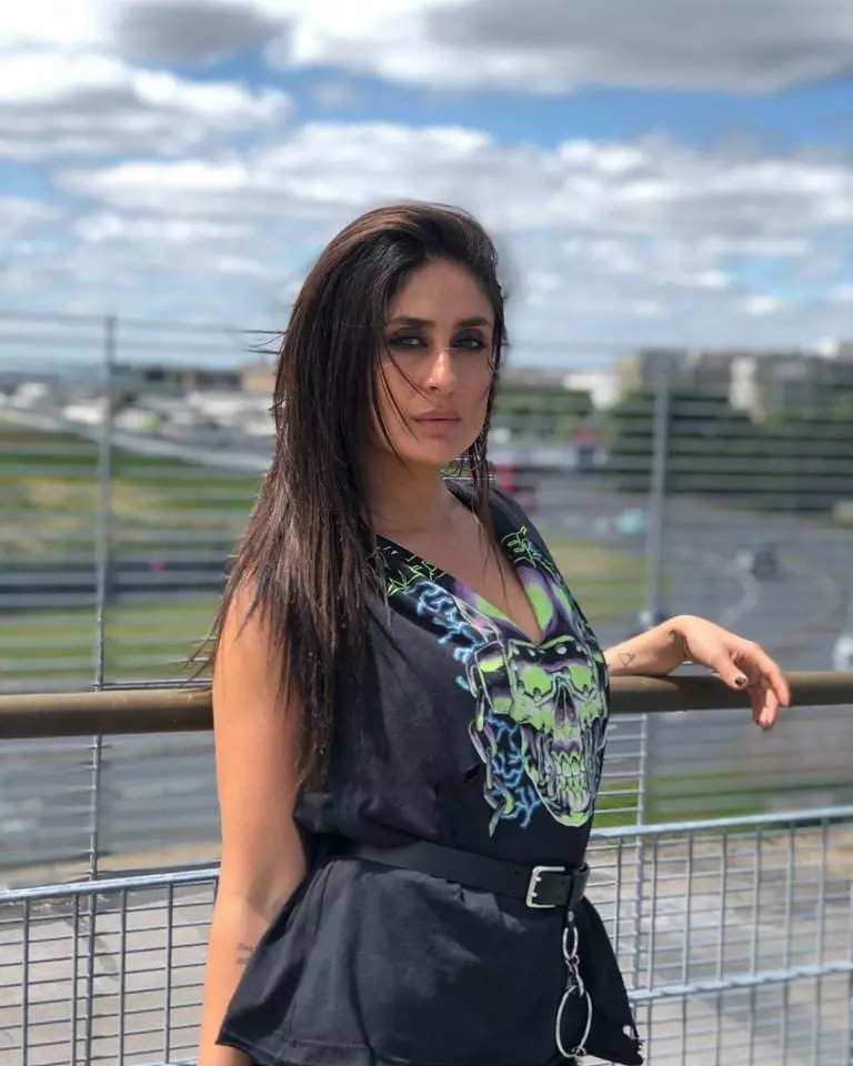 Beda gaya Kareena Kapoor dan Sara Ali Khan Instagram © 2021 brilio.net