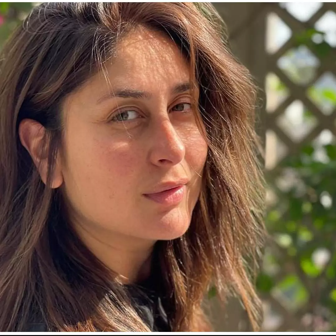 10 Beda gaya Kareena Kapoor dan Sara Ali Khan, menawan dan memesona