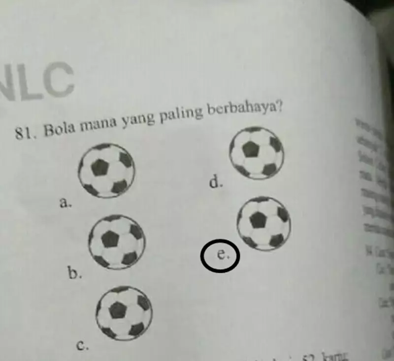 pertanyaan nyeleneh di buku pelajaran © 2021 berbagai sumber
