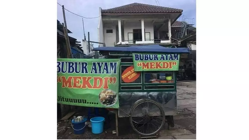Nama warung dengan kearifan lokal © berbagai sumber