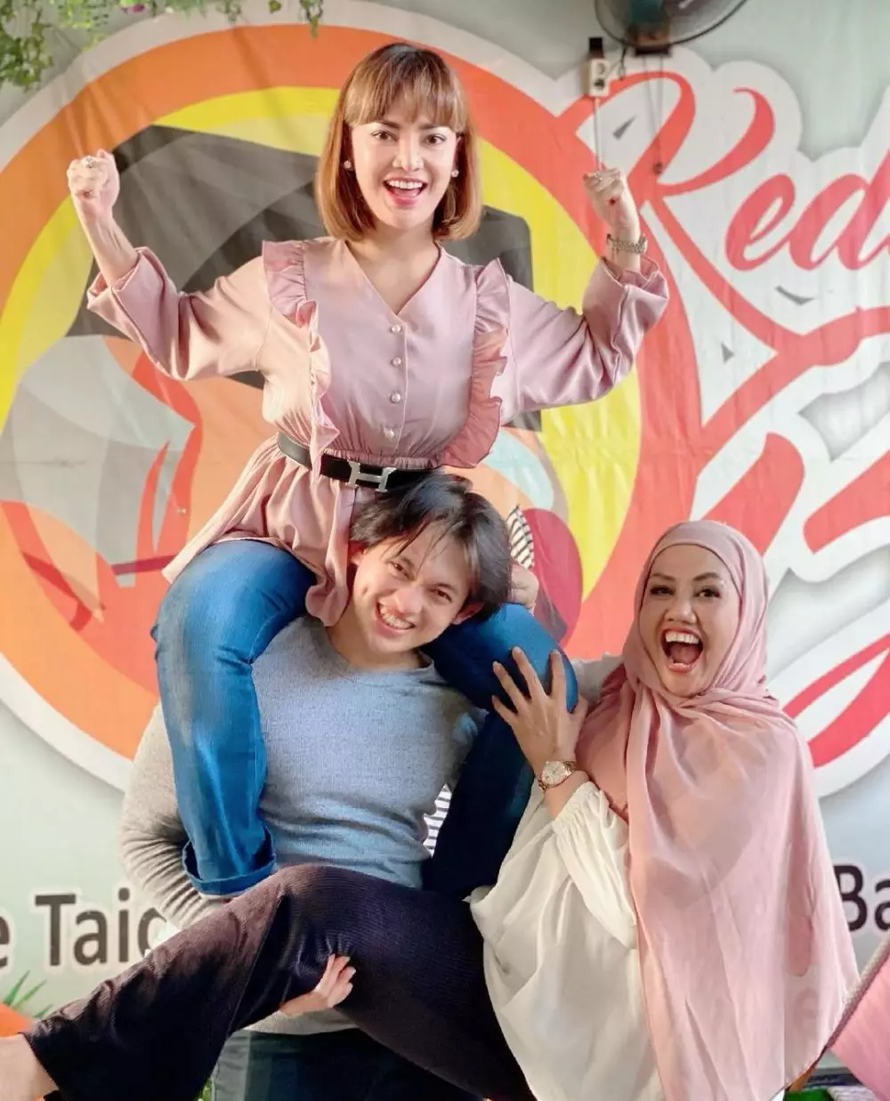 persahabatan elly dan irma © Instagram