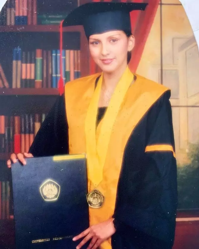 potret lawas presenter cantik wisuda © Instagram potret lawas presenter cantik wisuda © Instagram