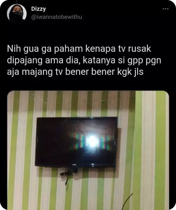 Kelakuan random bapak saat di rumah © Twitter 