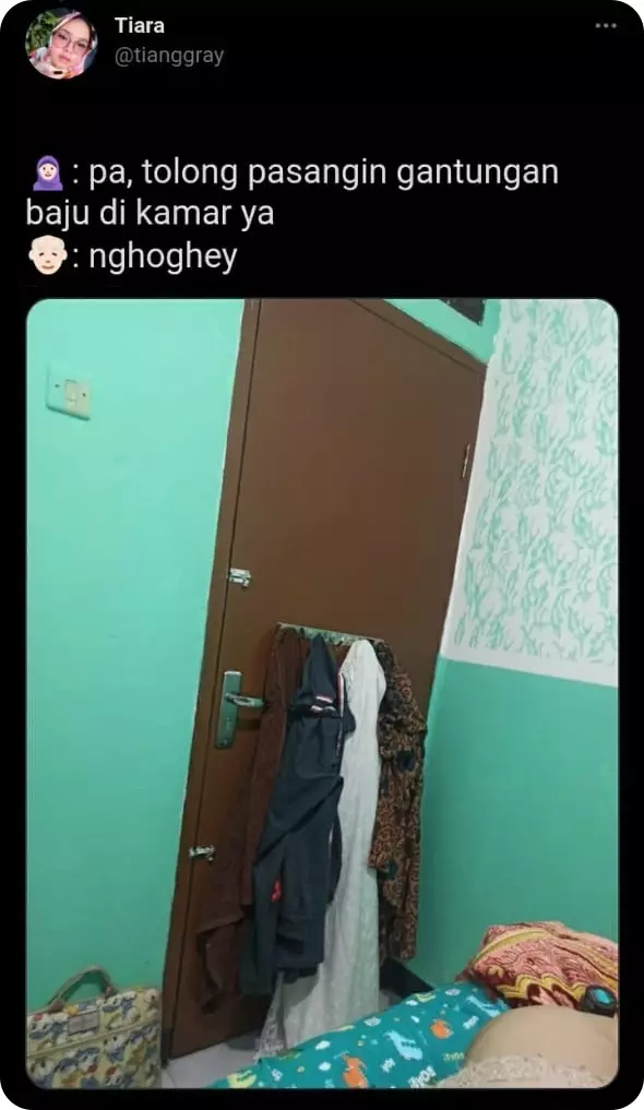 Kelakuan random bapak saat di rumah © Twitter 