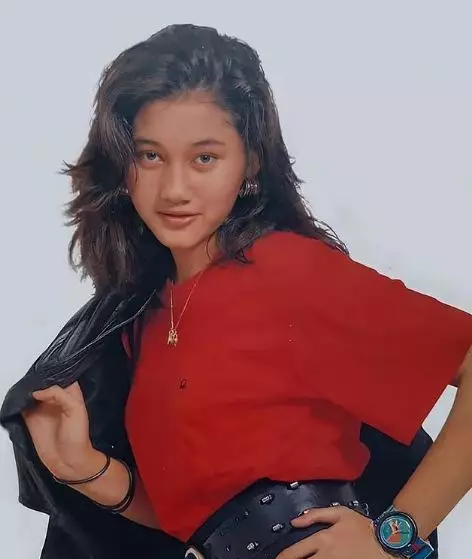 Potret pesona Nike Ardilla saat usia remaja © Instagram/@nikeardillaofficial