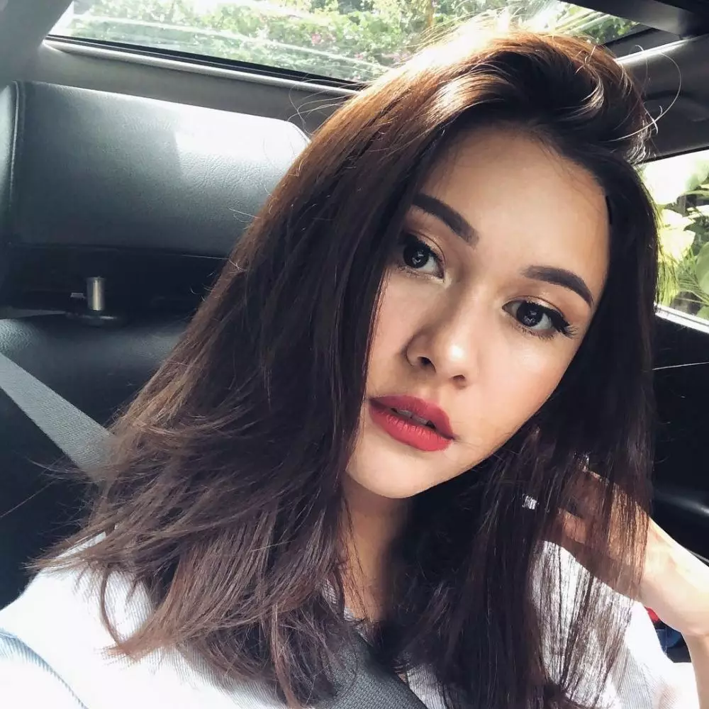 Potret Nana Mirdad bermakeup tebal © 2021 brilio.net