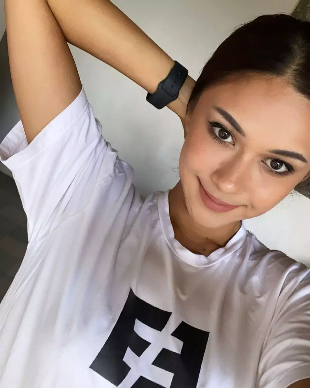 Potret Nana Mirdad bermakeup tebal © 2021 brilio.net