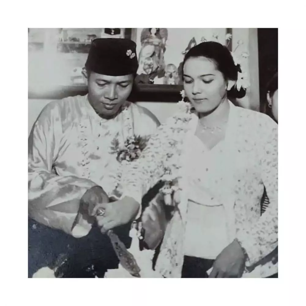 potret lawas orangtua pesinetron saat menikah © instagram