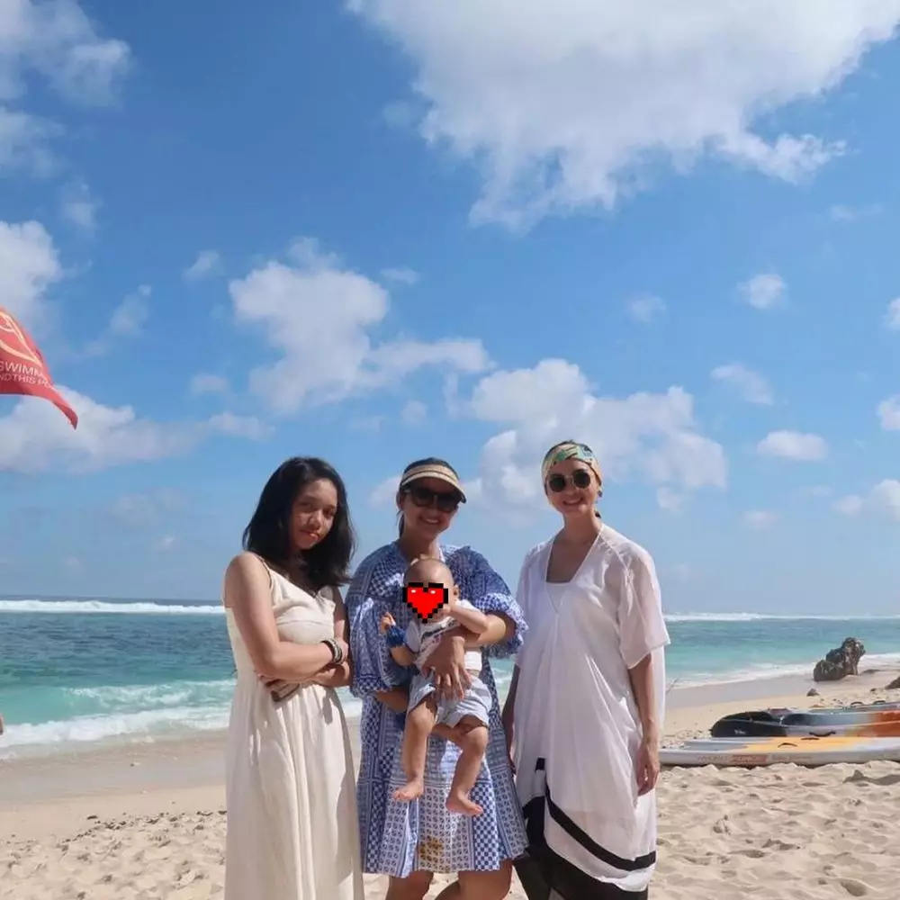 beda gaya Ririn Ekawati dan Rini Yulianti © 2021 brilio.net