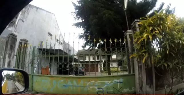 rumah seleb istri anak band © YouTube