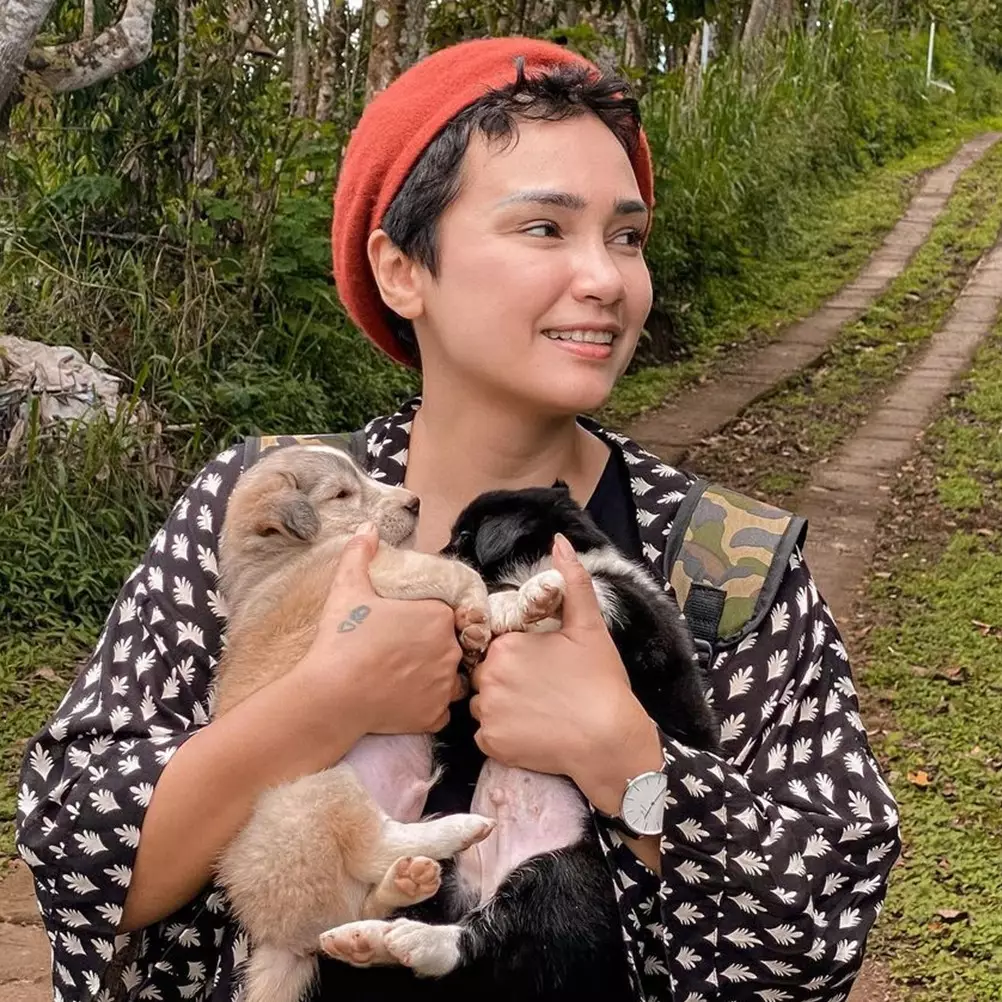 Ulang tahun ke-43, intip 15 potret transformasi Feby Febiola