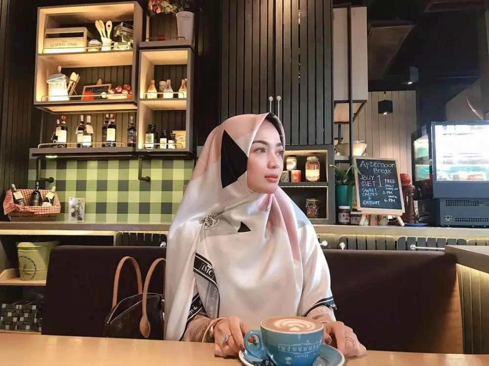 gaya hijab imel putri © 2021 Instagram gaya hijab imel putri © 2021 Instagram