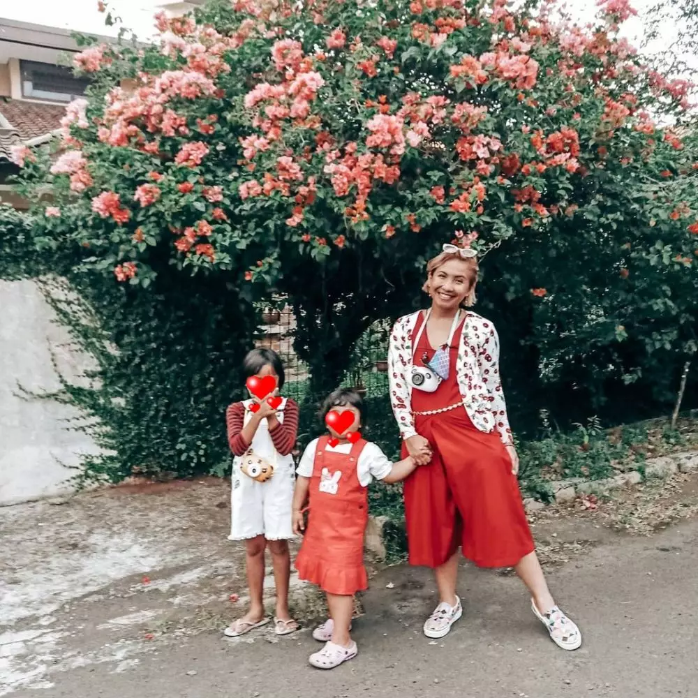 beda gaya vokalis wanita saat momong anak © instagram