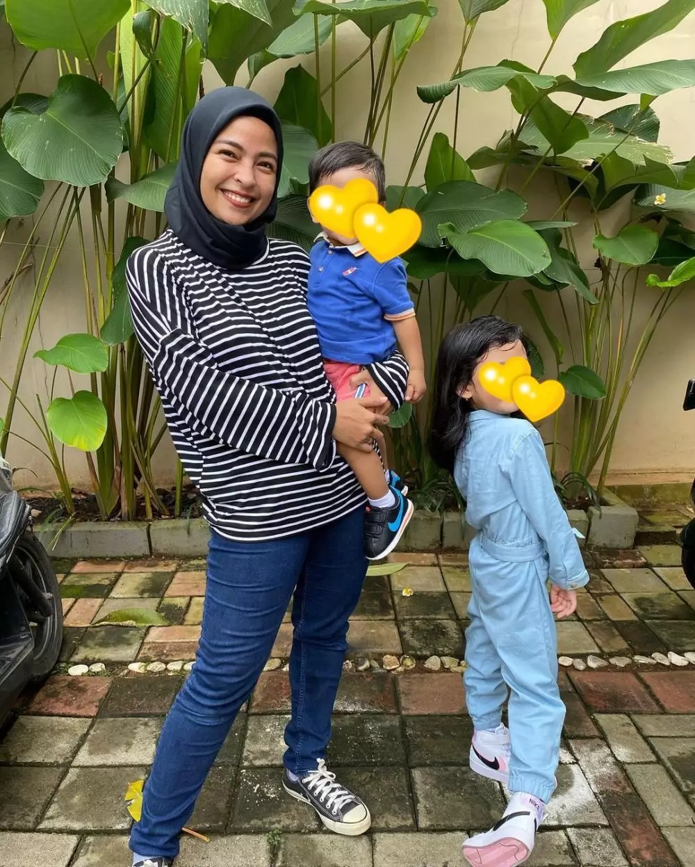 beda gaya vokalis wanita saat momong anak © instagram