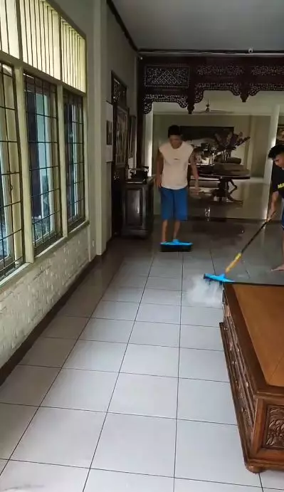 rumah Roy Marten kebanjiran lagi © Instagram