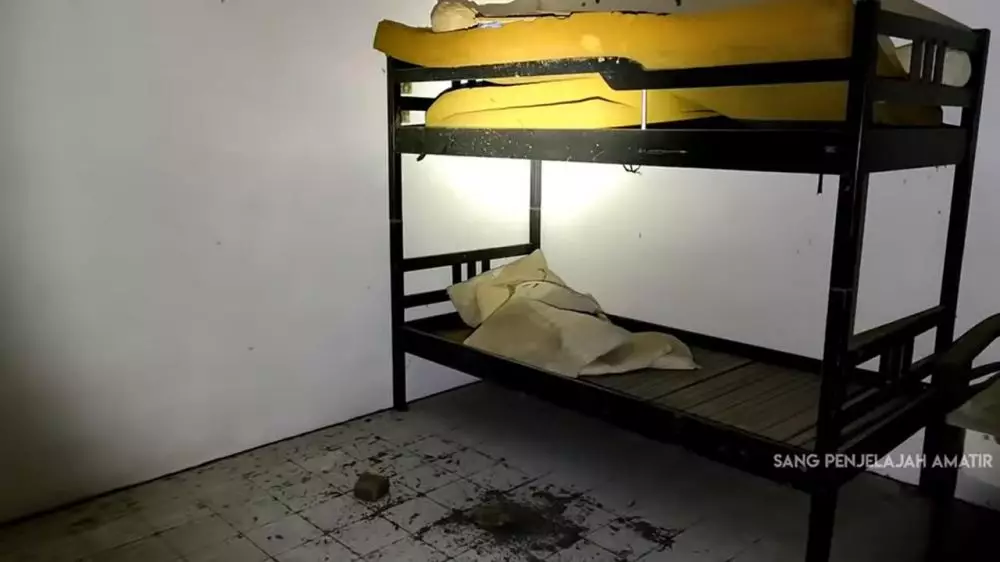 rumah terbengkalai 20 tahun Berbagai sumber